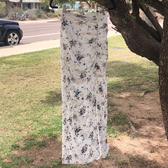 Dresses & Skirts - NWOT white floral maxi skirt